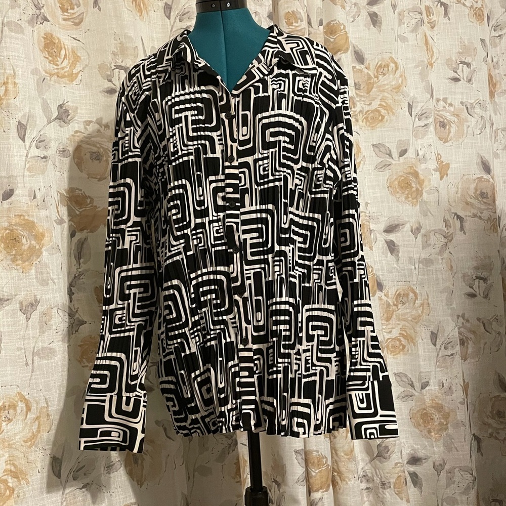 Lane Bryant black and white collard shirt